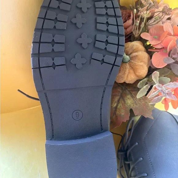 Goodfellow & Co Men's Charcoal Chukka Boots - Picture 6 of 6